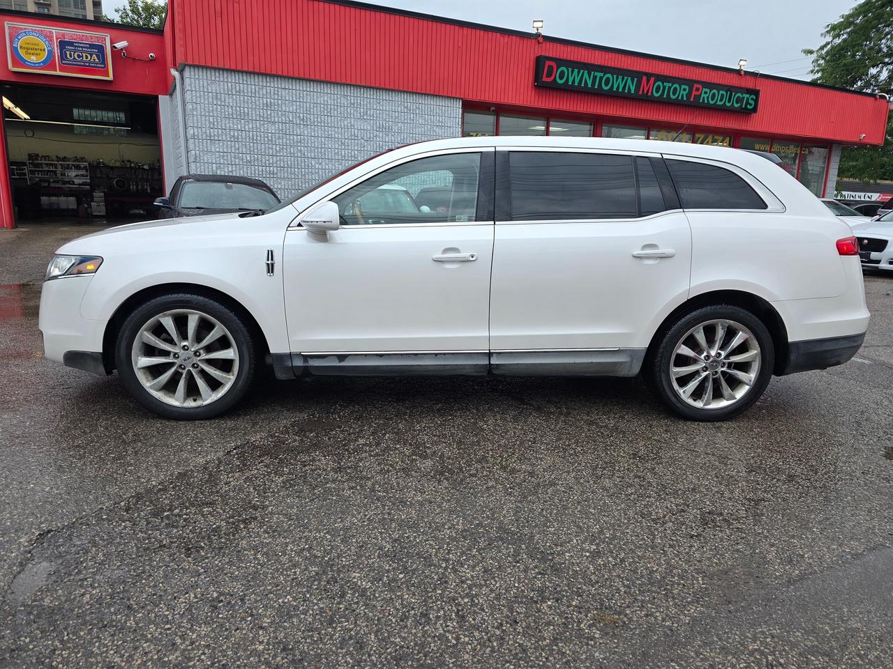 2012 Lincoln MKT 3.5L AWD Photo