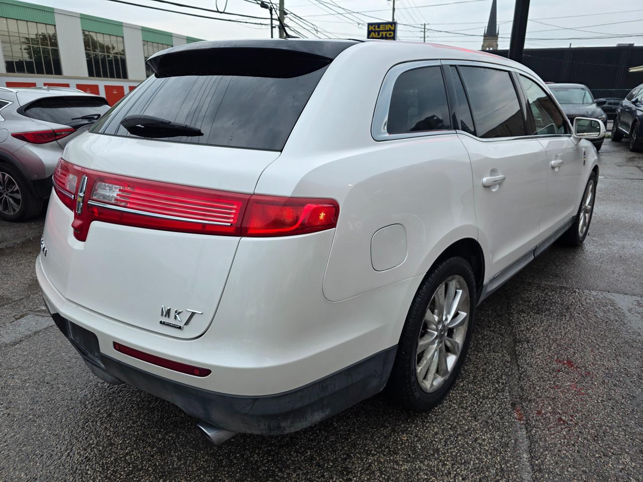 2012 Lincoln MKT 3.5L AWD Photo