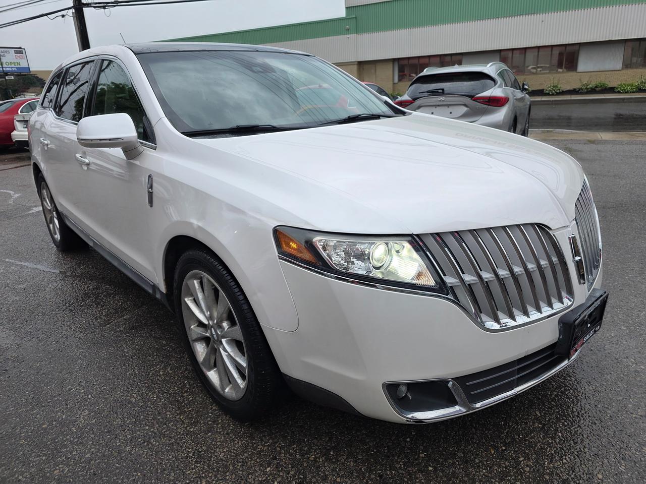 2012 Lincoln MKT 3.5L AWD Photo