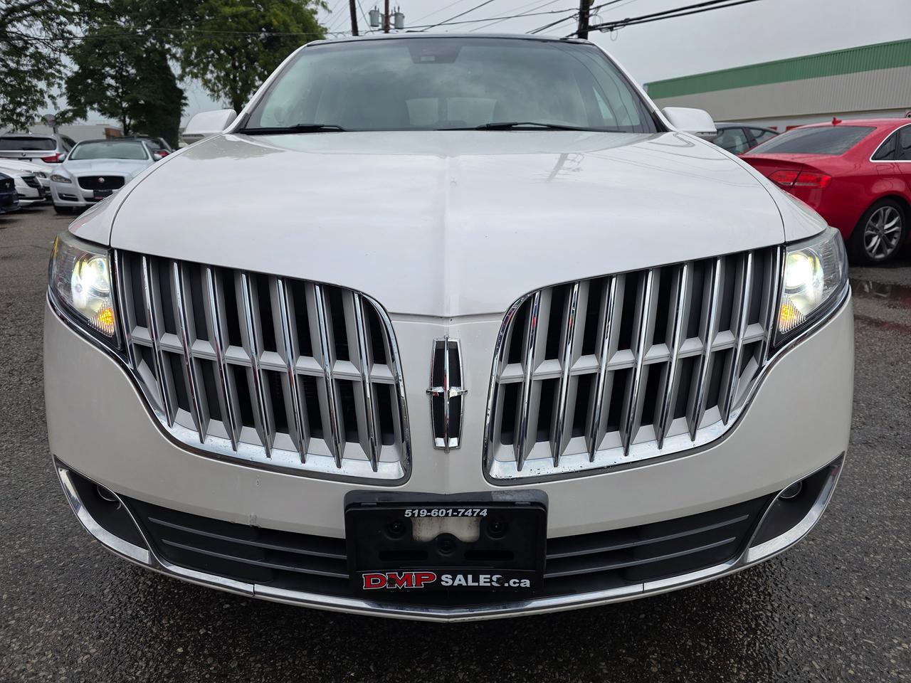 2012 Lincoln MKT 3.5L AWD Photo