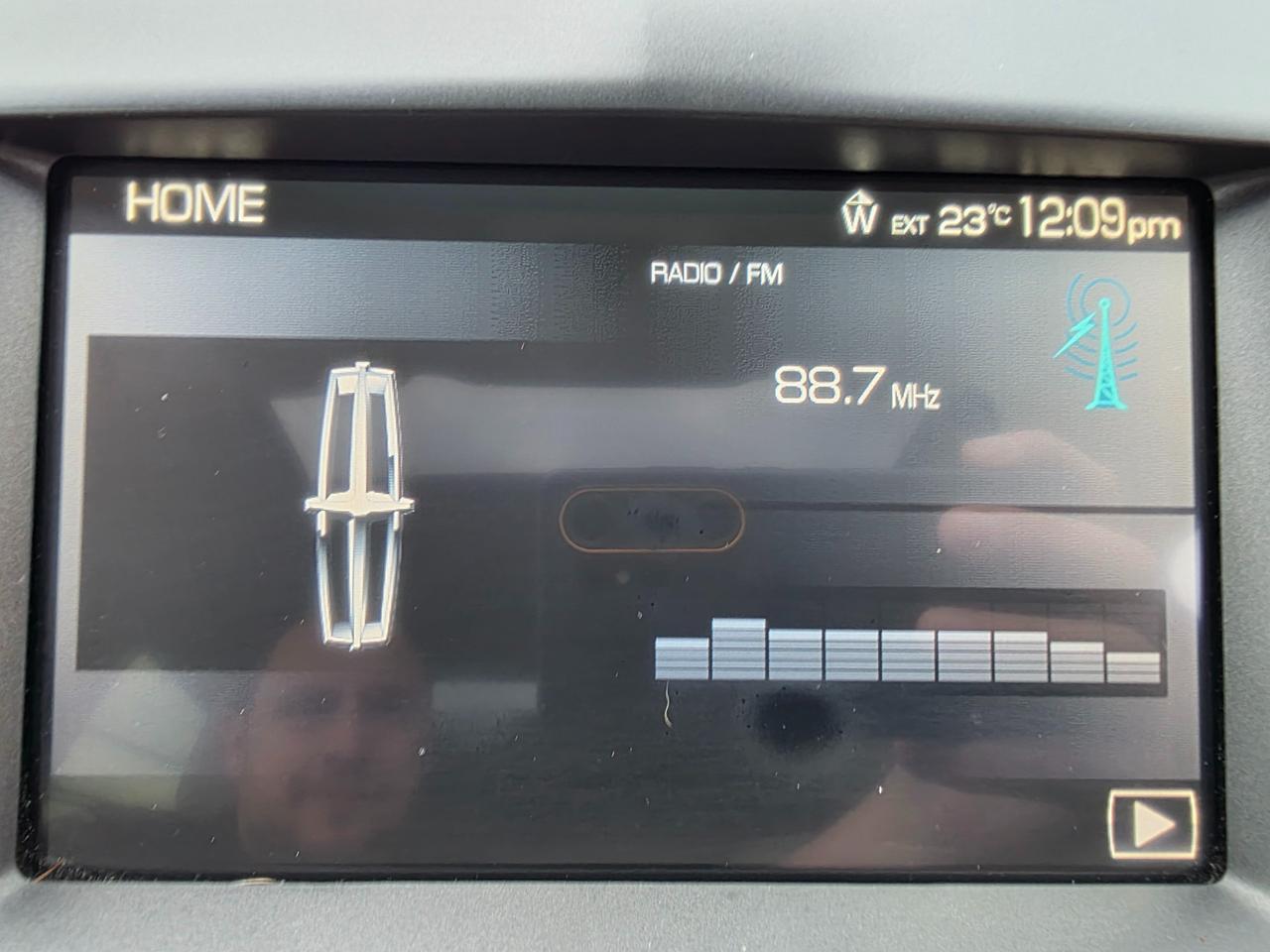 2012 Lincoln MKT 3.5L AWD Photo