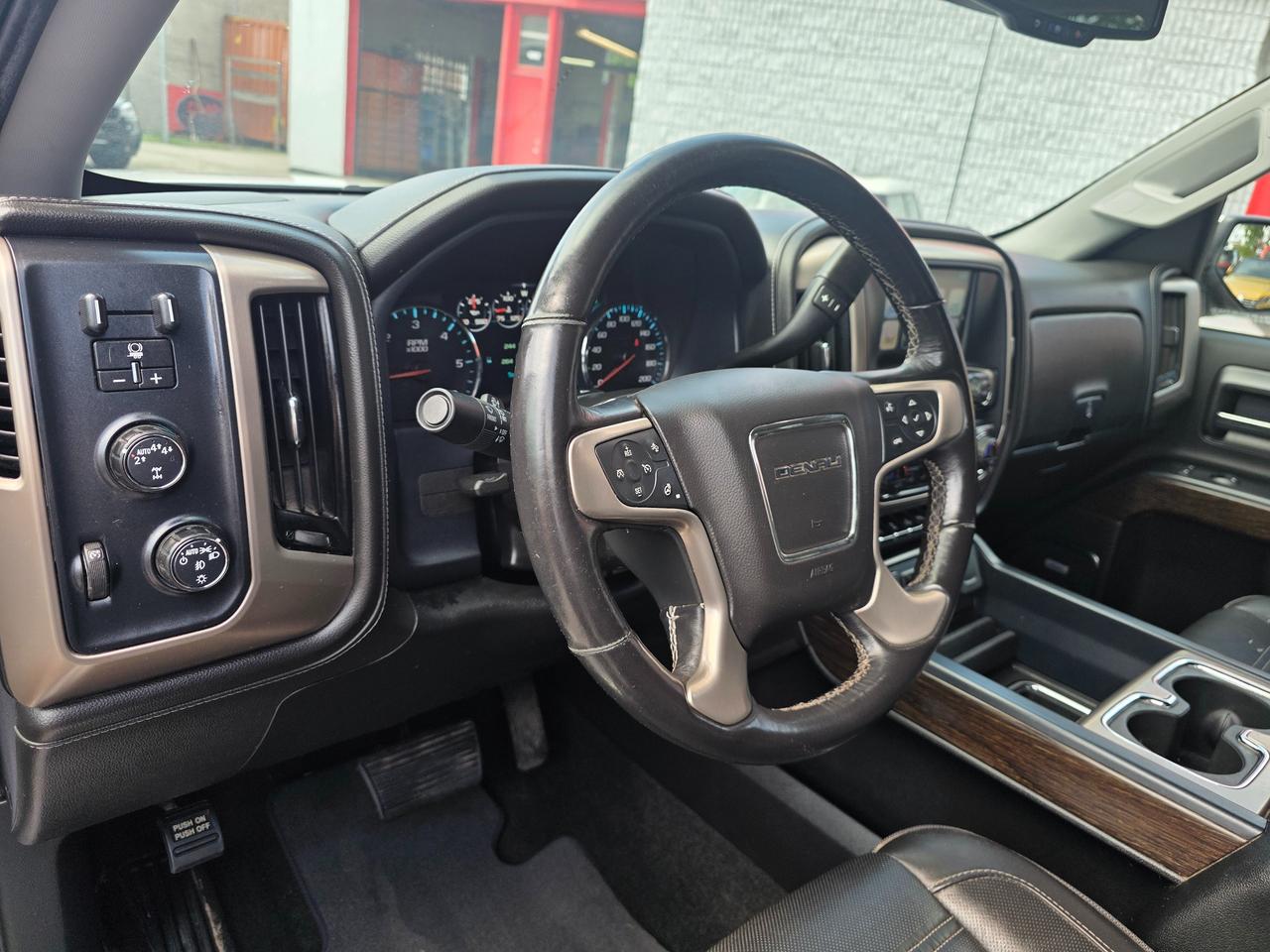 2018 GMC Sierra 1500 4WD Denali Crew Cab Photo