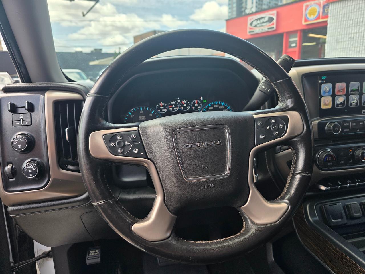 2018 GMC Sierra 1500 4WD Denali Crew Cab Photo