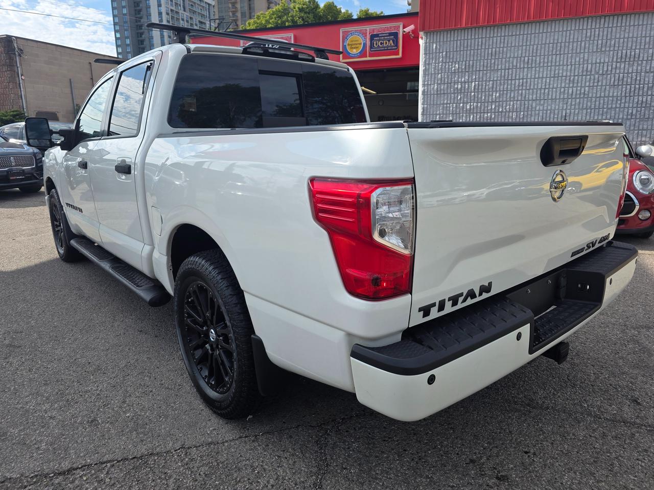 2018 Nissan Titan SV Midnight Edition 4WD Crew Cab Photo