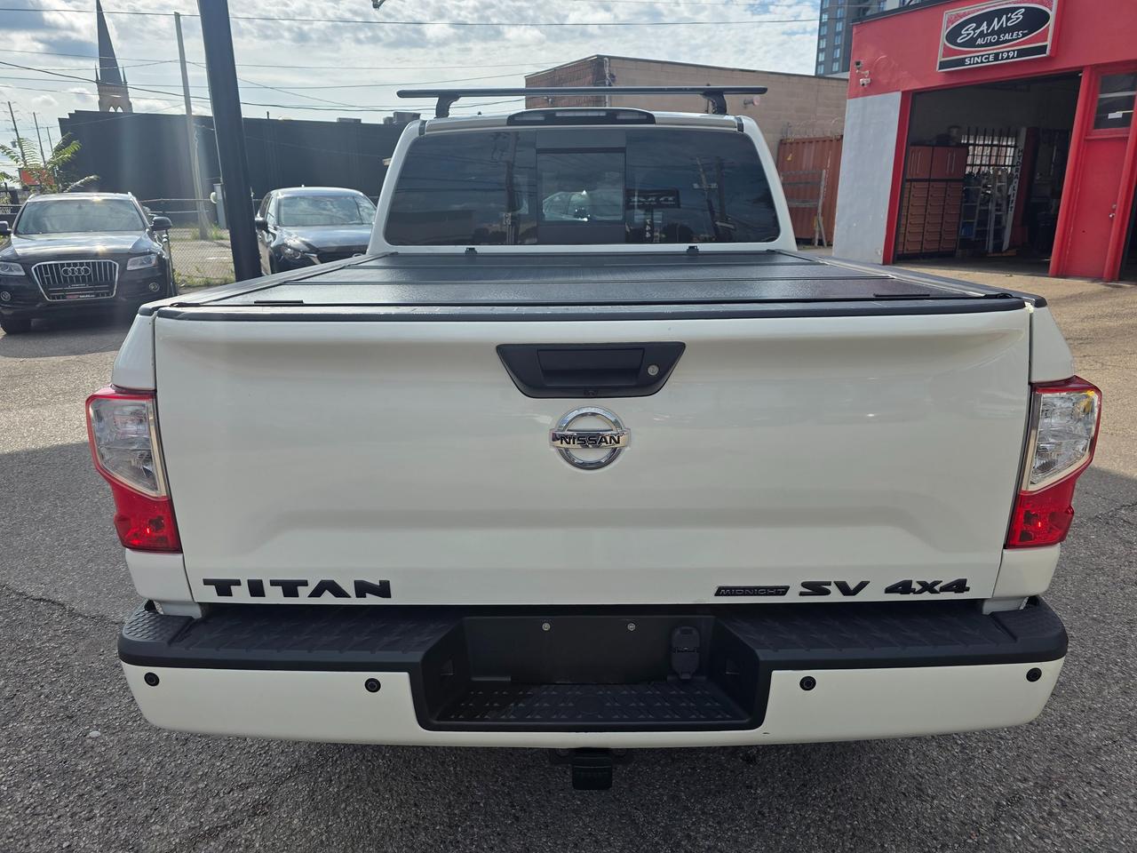 2018 Nissan Titan SV Midnight Edition 4WD Crew Cab Photo