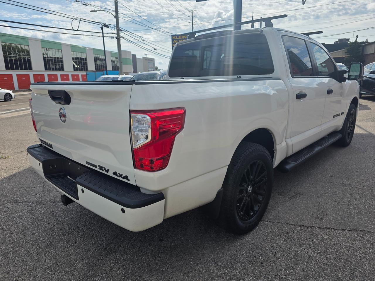 2018 Nissan Titan SV Midnight Edition 4WD Crew Cab Photo
