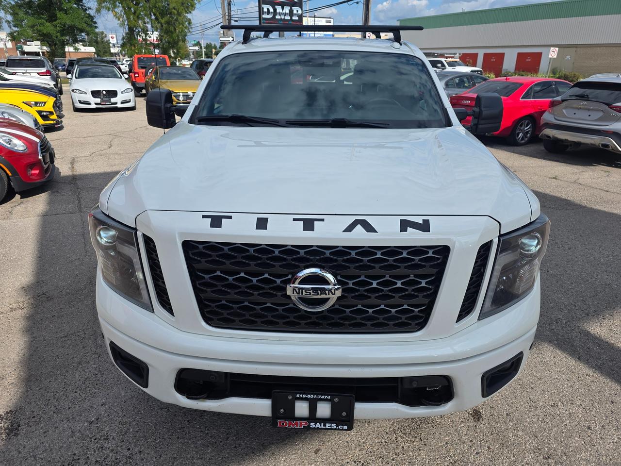 2018 Nissan Titan SV Midnight Edition 4WD Crew Cab Photo