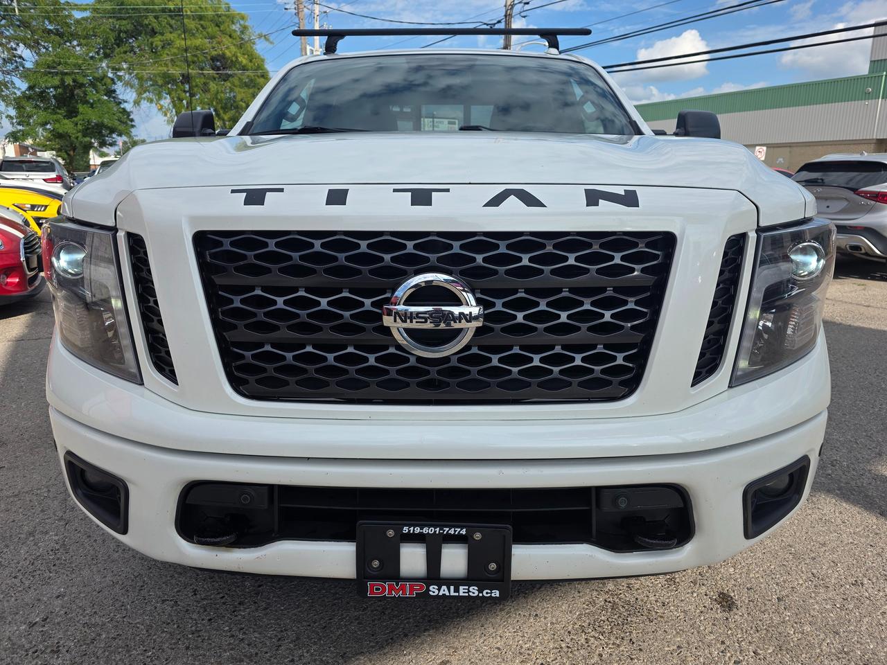 2018 Nissan Titan SV Midnight Edition 4WD Crew Cab Photo
