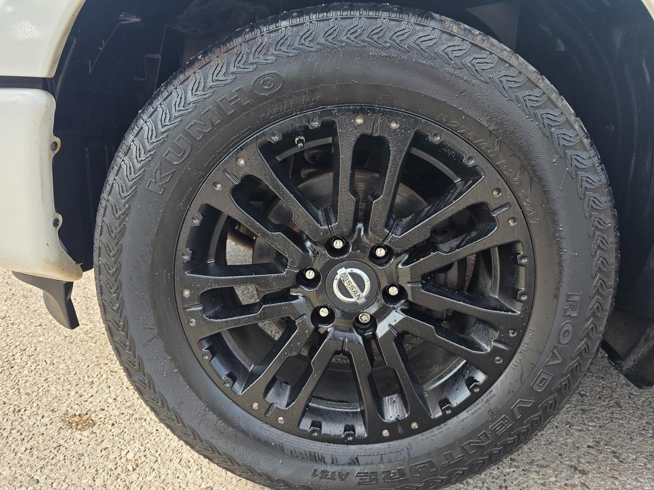 2018 Nissan Titan SV Midnight Edition 4WD Crew Cab Photo