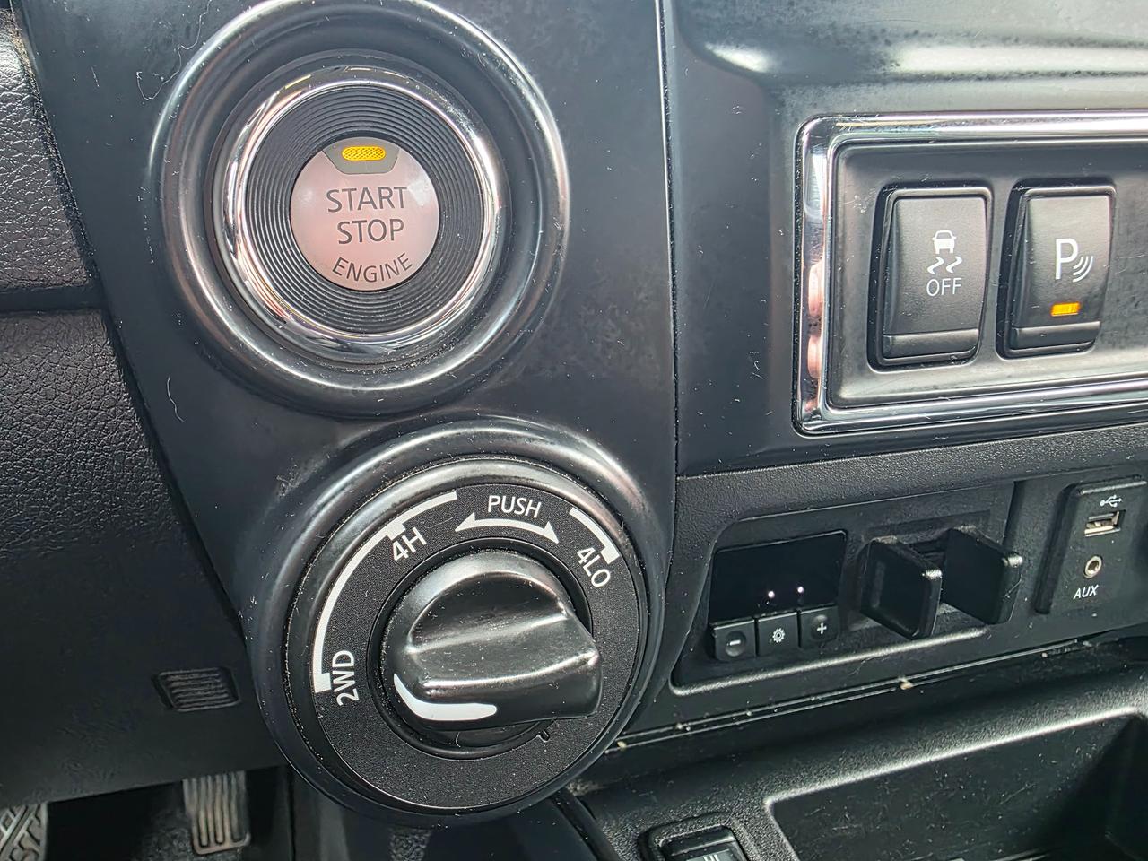 2018 Nissan Titan SV Midnight Edition 4WD Crew Cab Photo