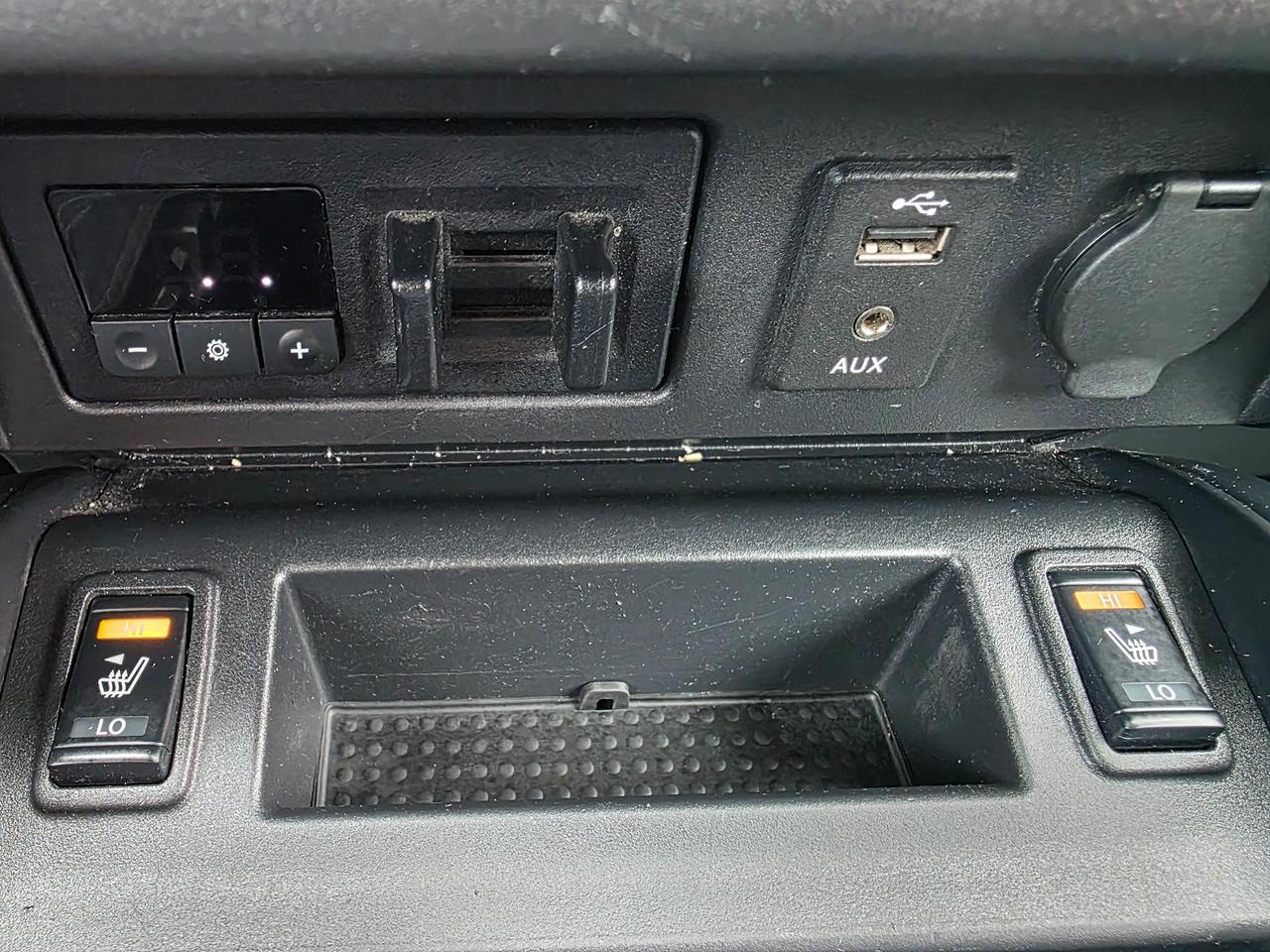 2018 Nissan Titan SV Midnight Edition 4WD Crew Cab Photo