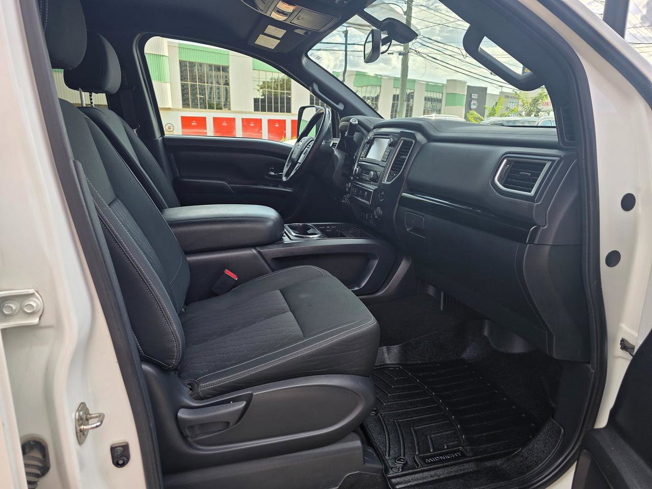 2018 Nissan Titan SV Midnight Edition 4WD Crew Cab Photo