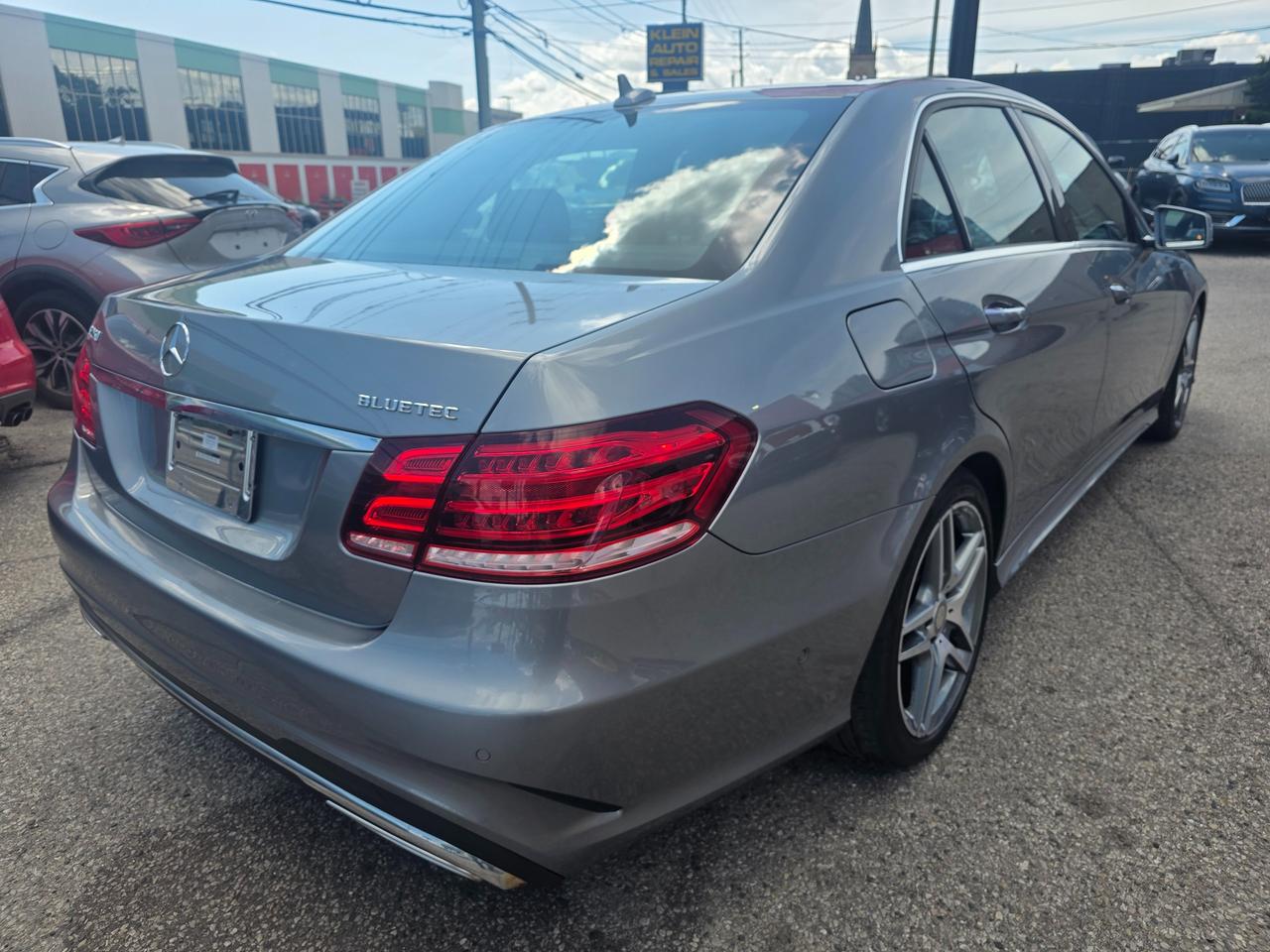 2015 Mercedes-Benz E-Class E 250 BlueTEC 4MATIC Photo