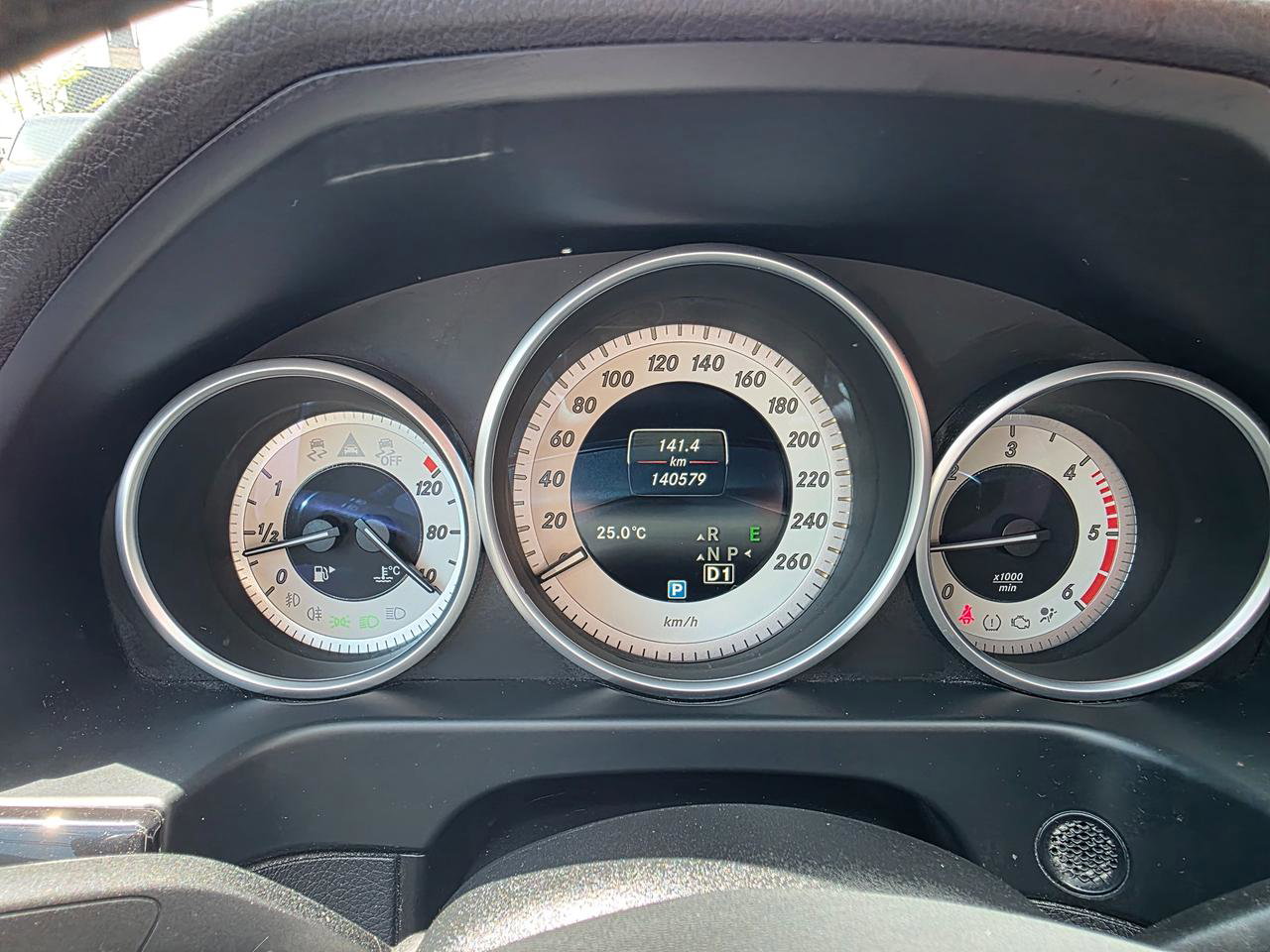 2015 Mercedes-Benz E-Class E 250 BlueTEC 4MATIC Photo