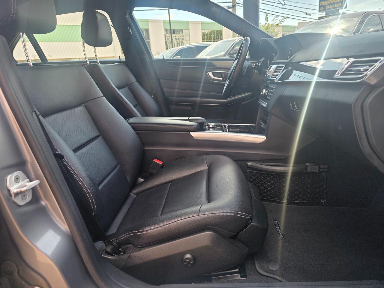 2015 Mercedes-Benz E-Class E 250 BlueTEC 4MATIC Photo