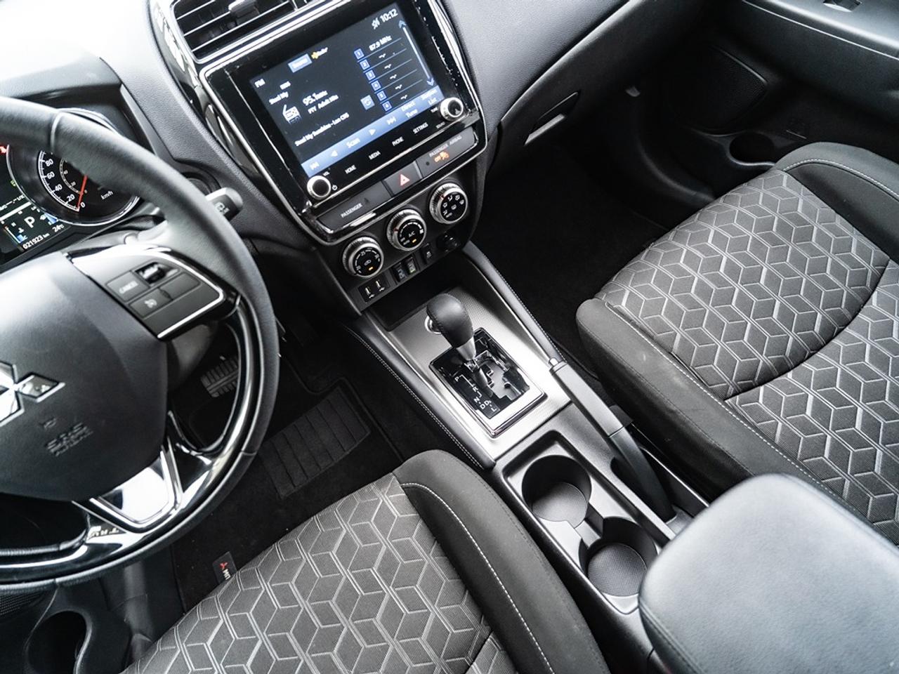 2024 Mitsubishi RVR SE AWC Photo9