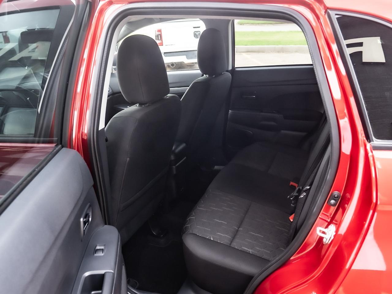 2024 Mitsubishi RVR SE AWC Photo37