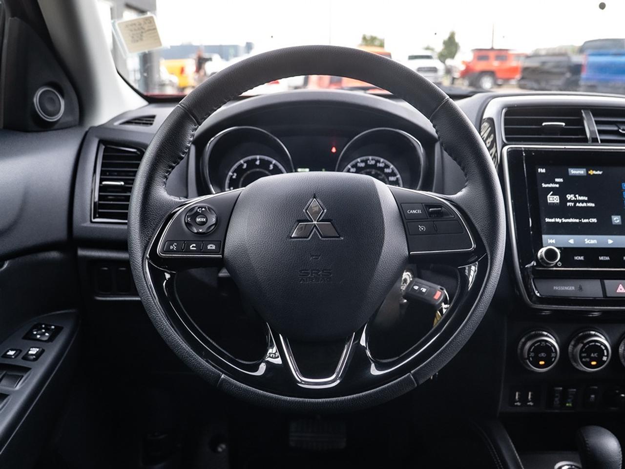 2024 Mitsubishi RVR SE AWC Photo31