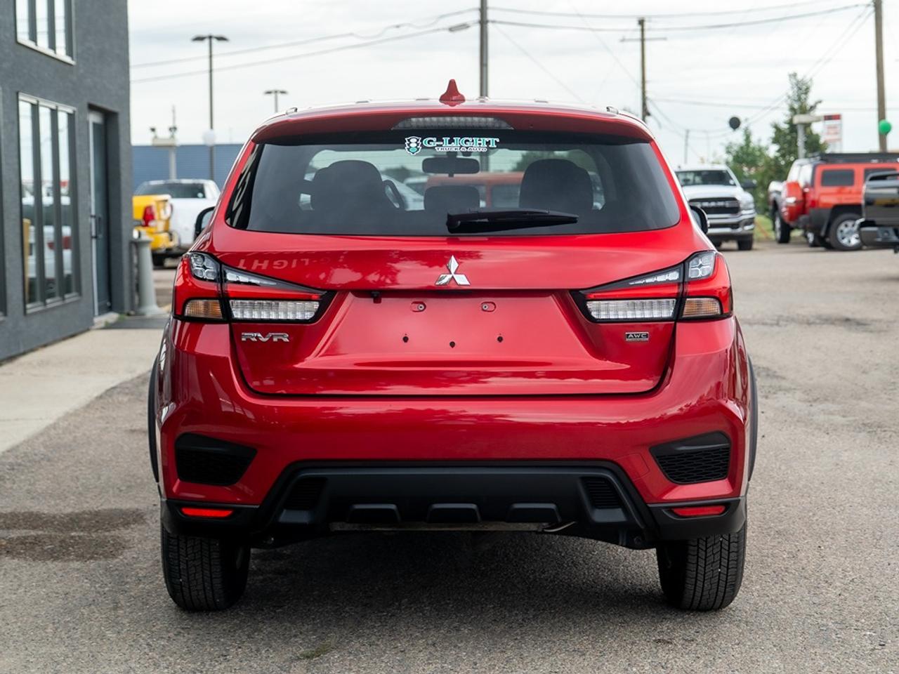 2024 Mitsubishi RVR SE AWC Photo6