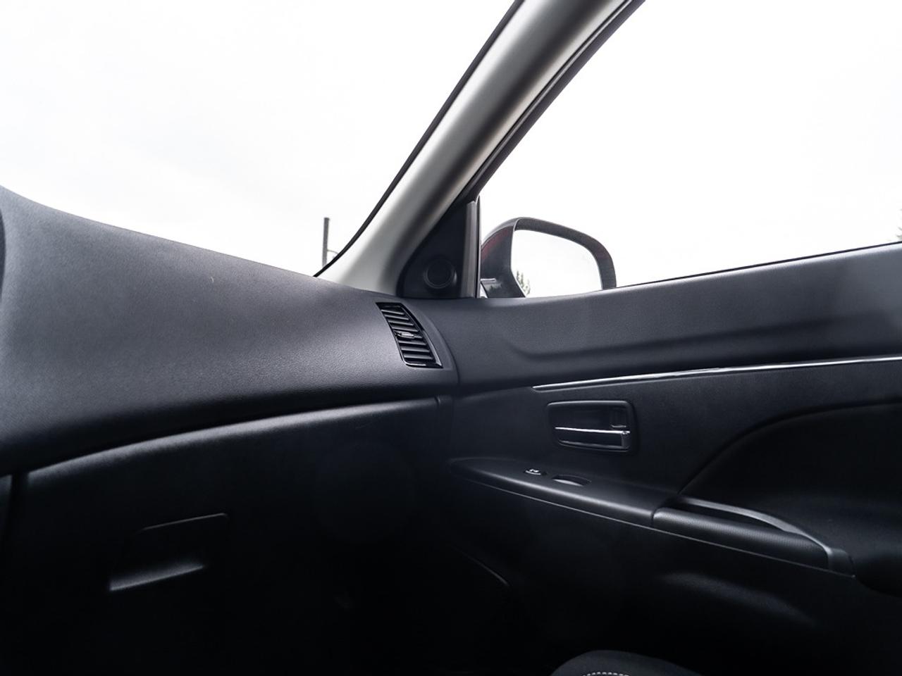 2024 Mitsubishi RVR SE AWC Photo33