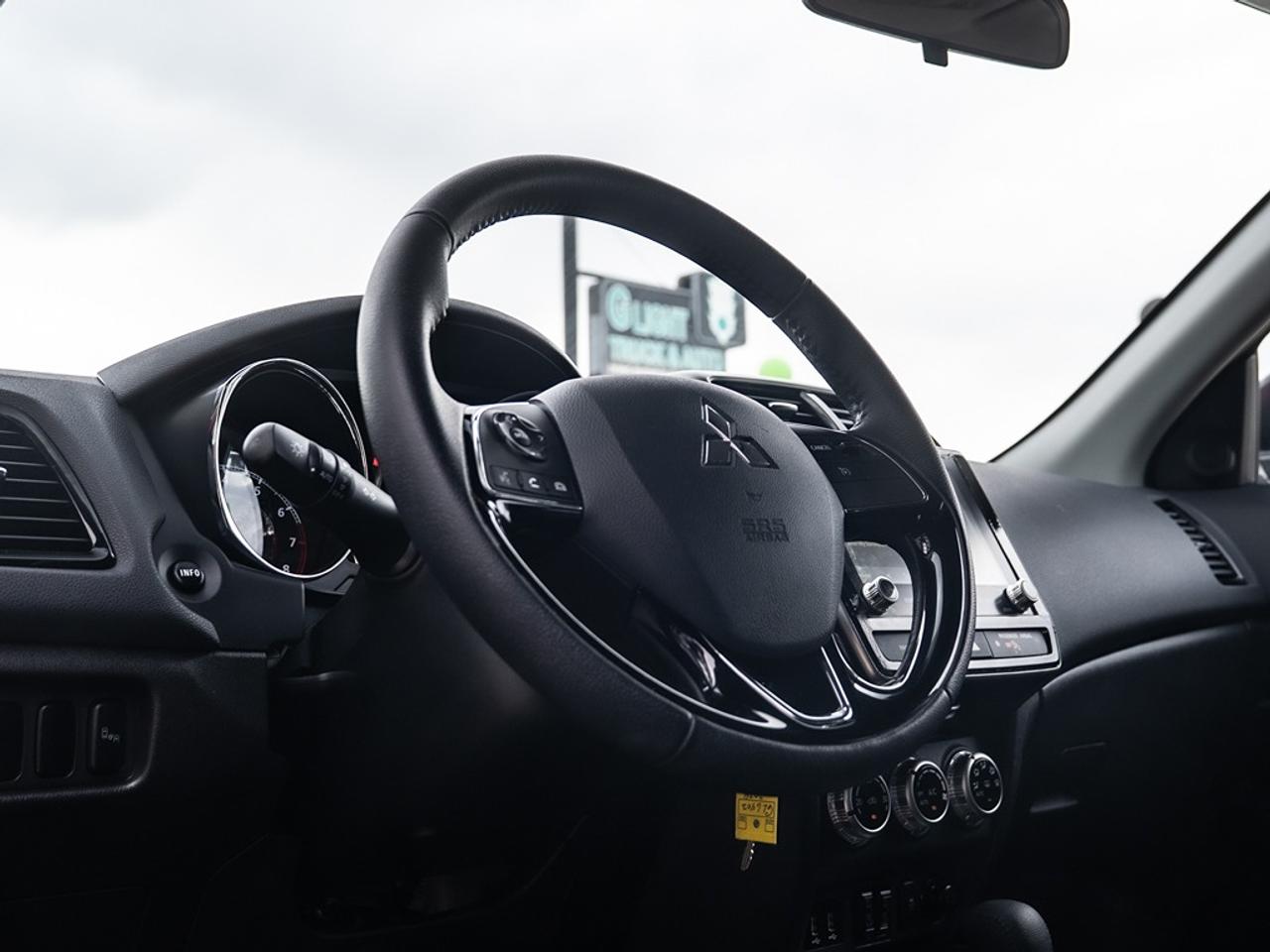 2024 Mitsubishi RVR SE AWC Photo36
