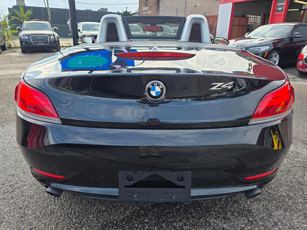 2011 BMW Z4 Roadster sDrive35i Photo