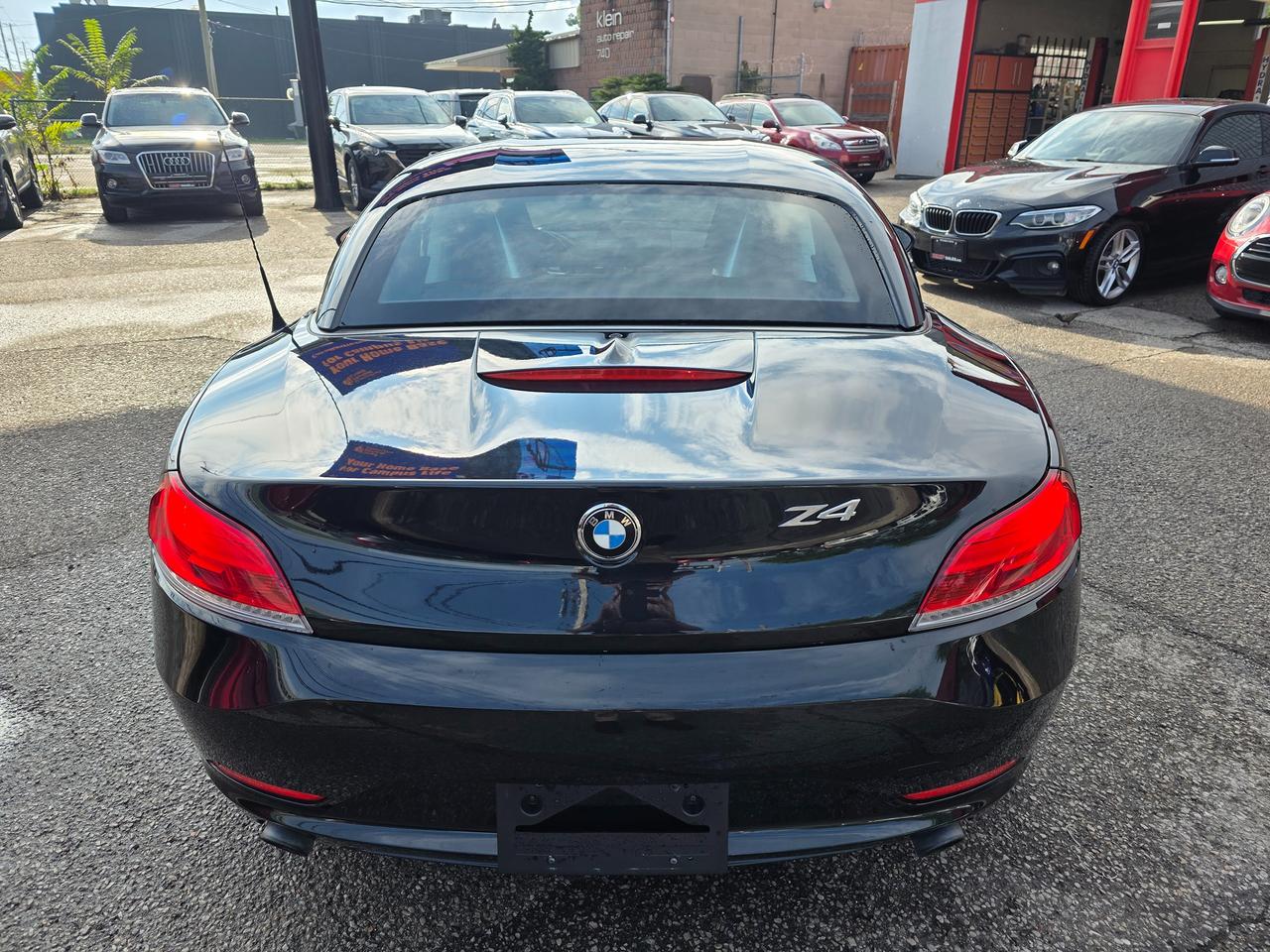 2011 BMW Z4 Roadster sDrive35i Photo