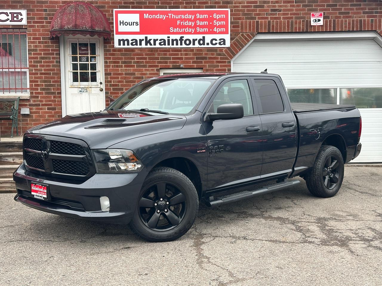 2019 RAM 1500 Classic Express 4X4 QuadCab HEMI HTD-Cloth BackupCam FM/XM - Photo #1