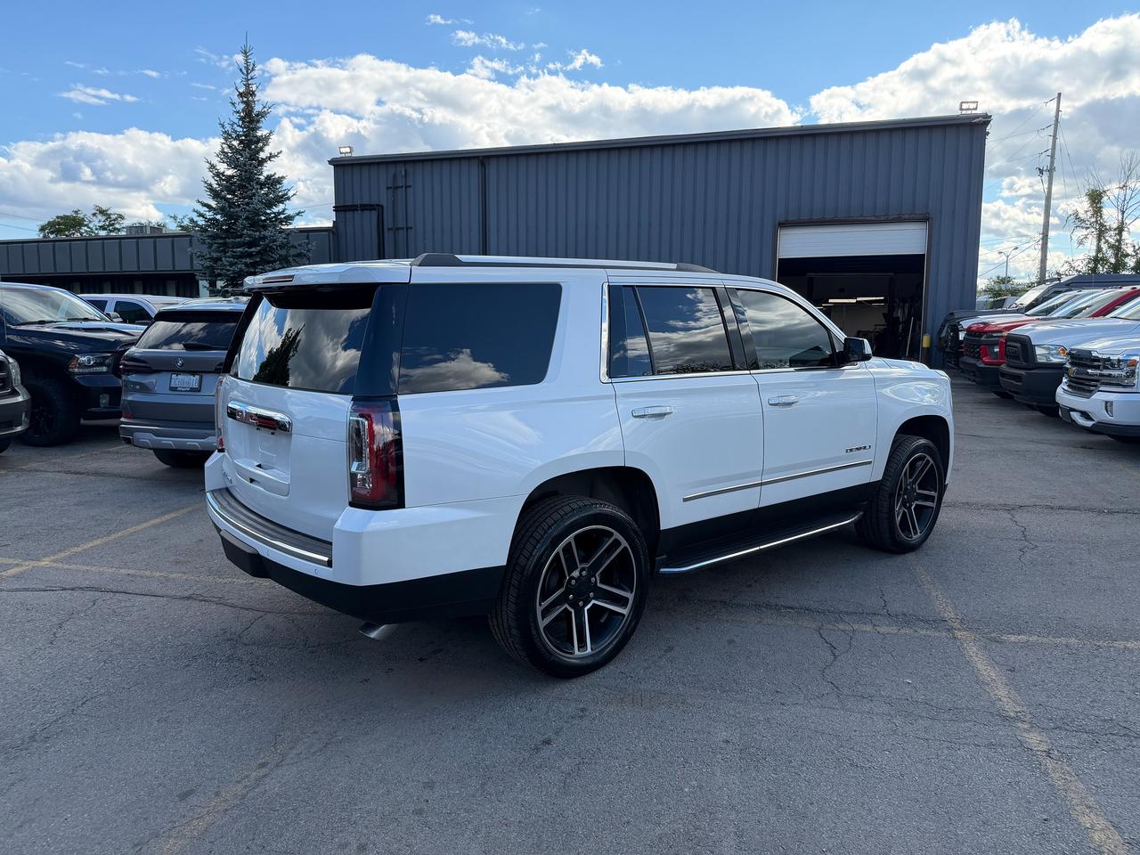 2017 GMC Yukon 4WD 4dr Denali Photo