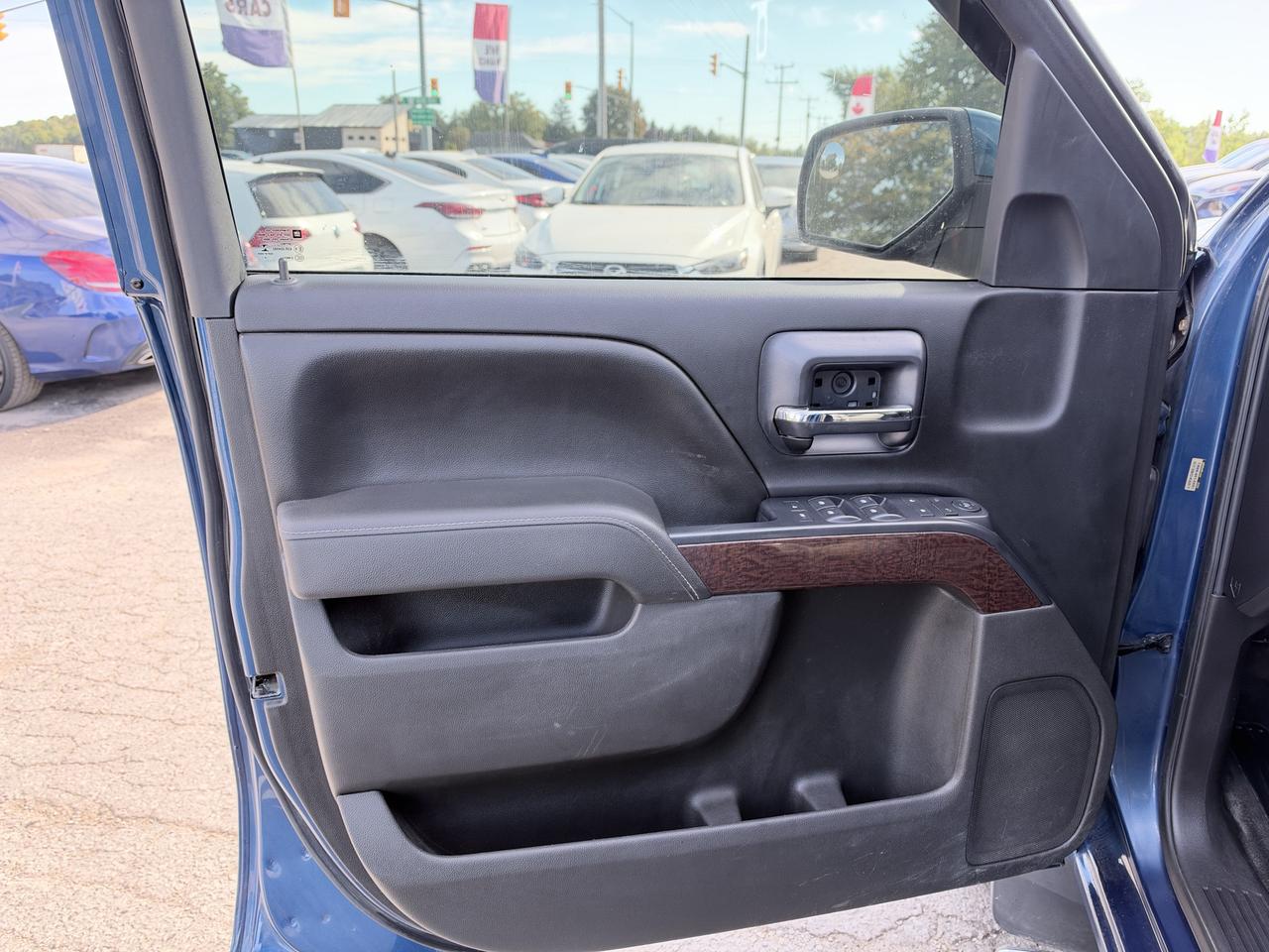 2015 GMC Sierra 1500 4WD CREW CAB 143.5" SLE Photo