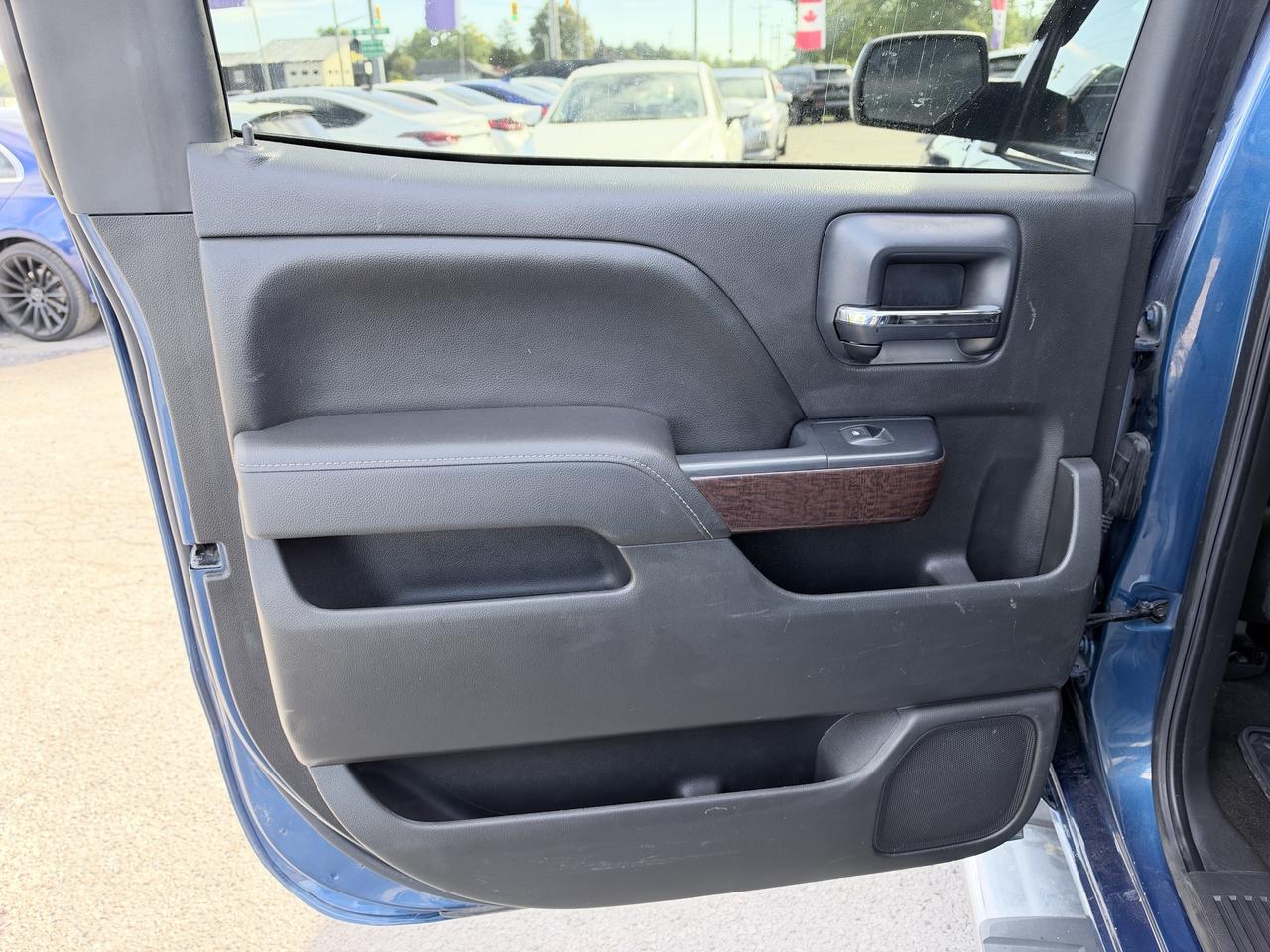 2015 GMC Sierra 1500 4WD CREW CAB 143.5" SLE Photo