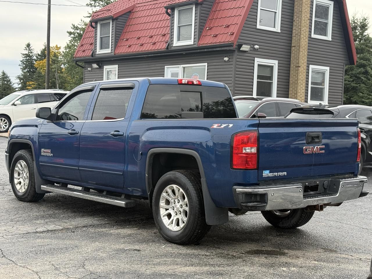 2015 GMC Sierra 1500 4WD CREW CAB 143.5" SLE Photo