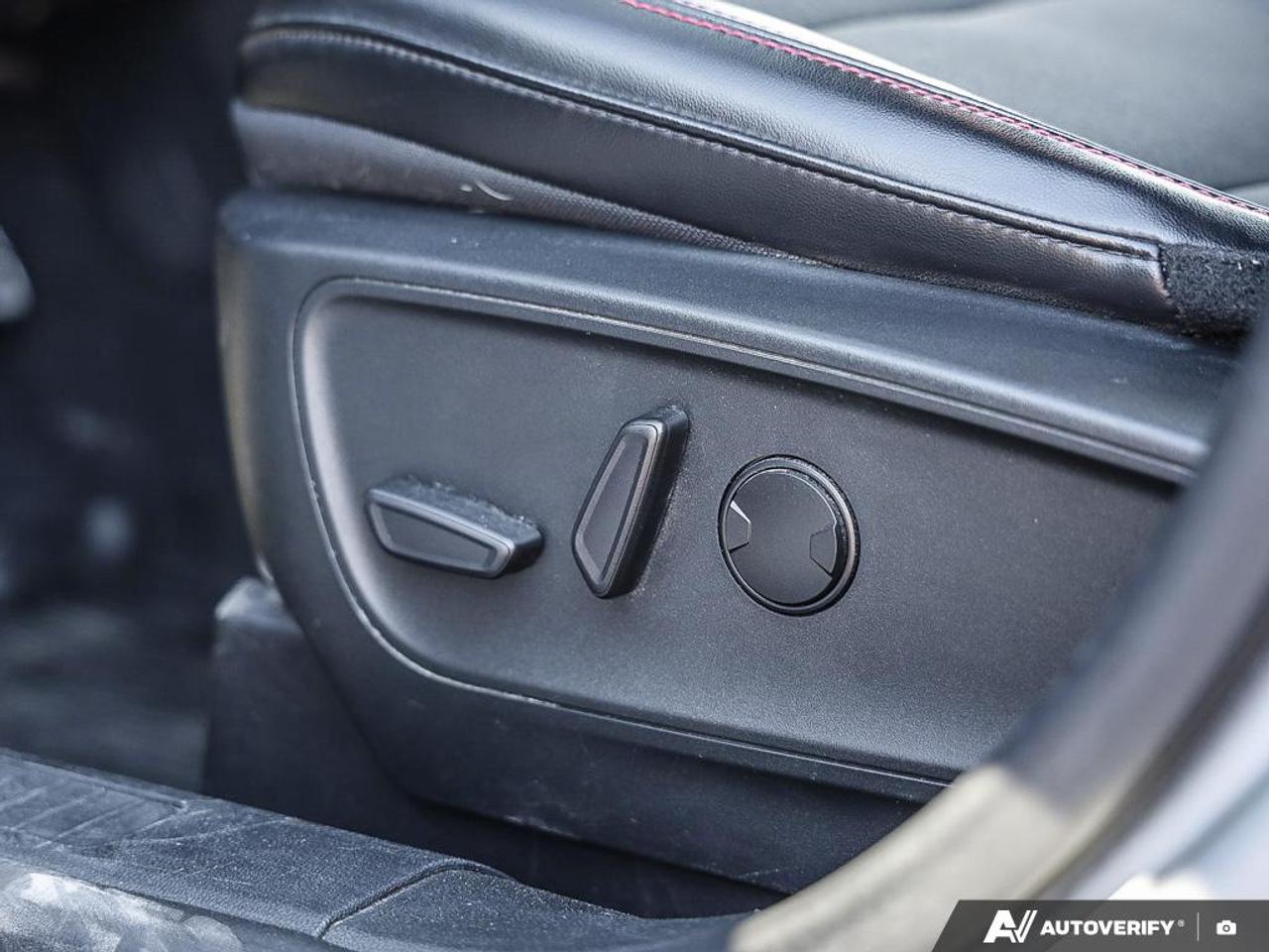 2024 Ford Escape ST-Line HEATED STEERING WHEEL | FRONT DUAL A/C | POWER LIF Photo