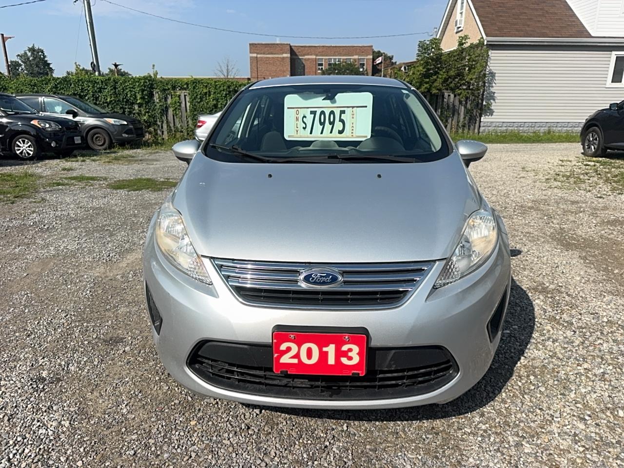 2013 Ford Fiesta SE - Photo #1