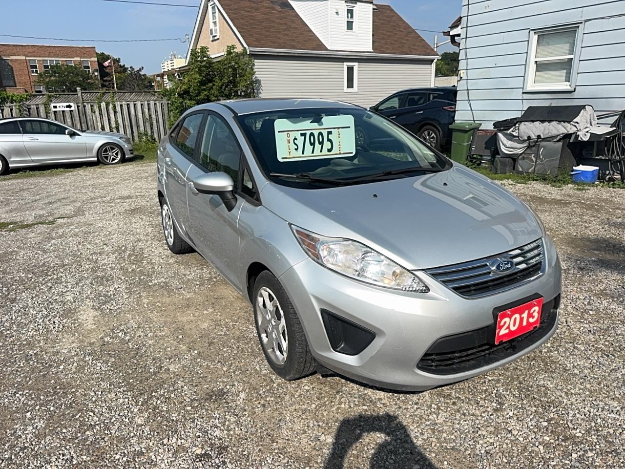 2013 Ford Fiesta SE Photo1