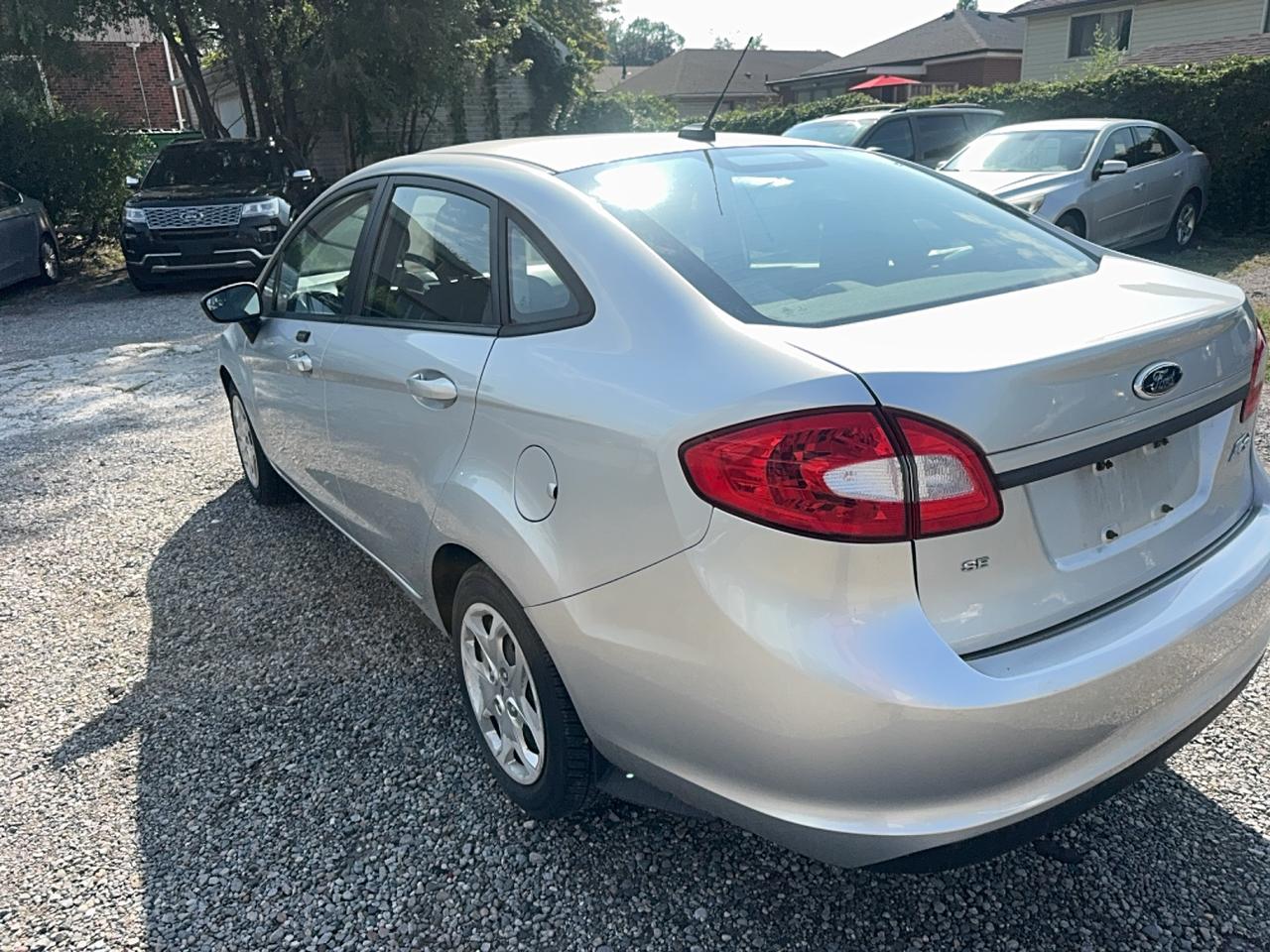 2013 Ford Fiesta SE Photo4