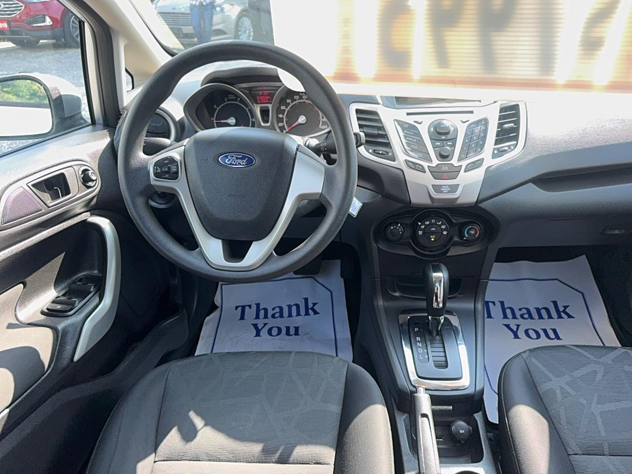 2013 Ford Fiesta SE Photo