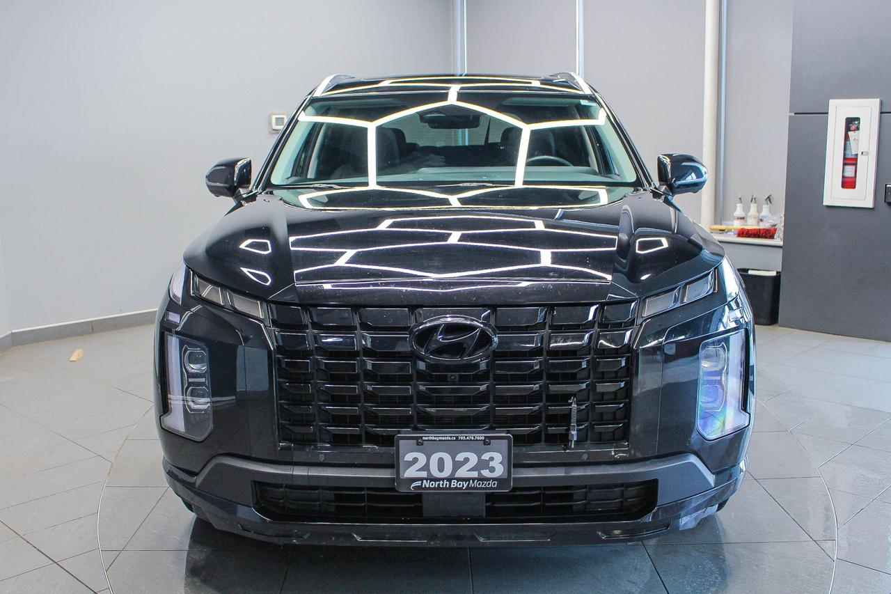 2023 Hyundai PALISADE Urban 7 Passenger SECOND ROW CAPTAINS CHAIRS - LEATHER SEATS - APPLE CARPLAY AND ANDROID AUTO Photo