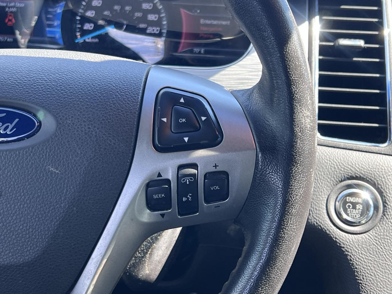 2015 Ford Taurus 4dr Sdn SEL AWD Photo