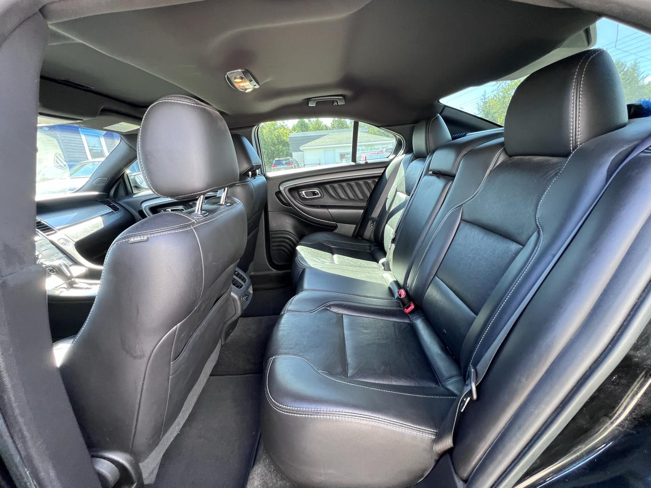 2015 Ford Taurus 4dr Sdn SEL AWD Photo