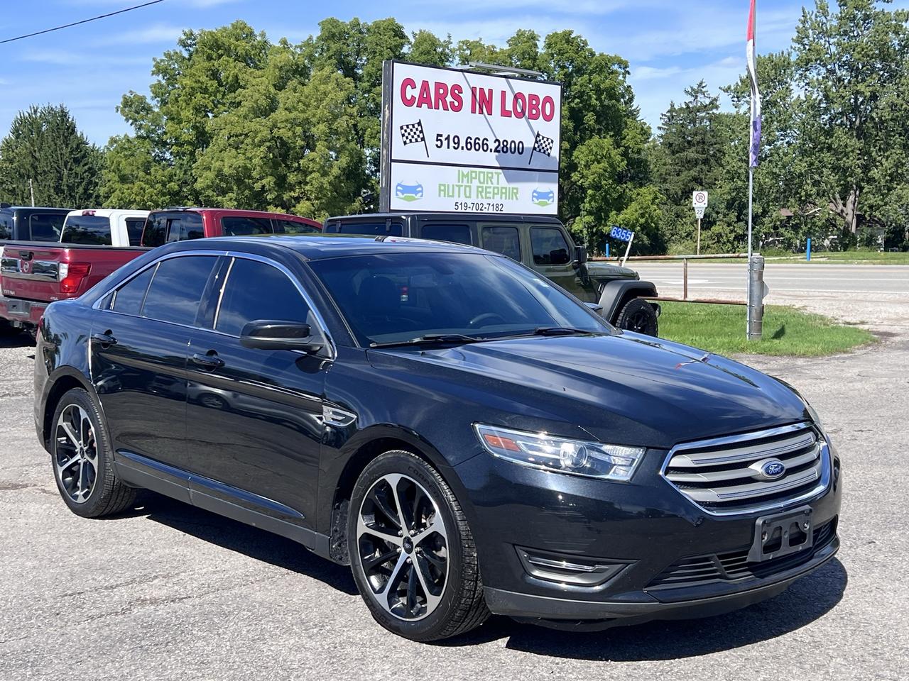 2015 Ford Taurus 4dr Sdn SEL AWD Photo