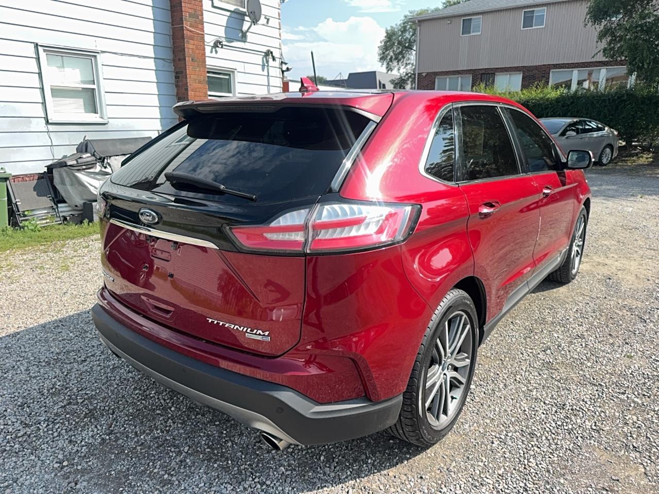 2019 Ford Edge Titanium Photo