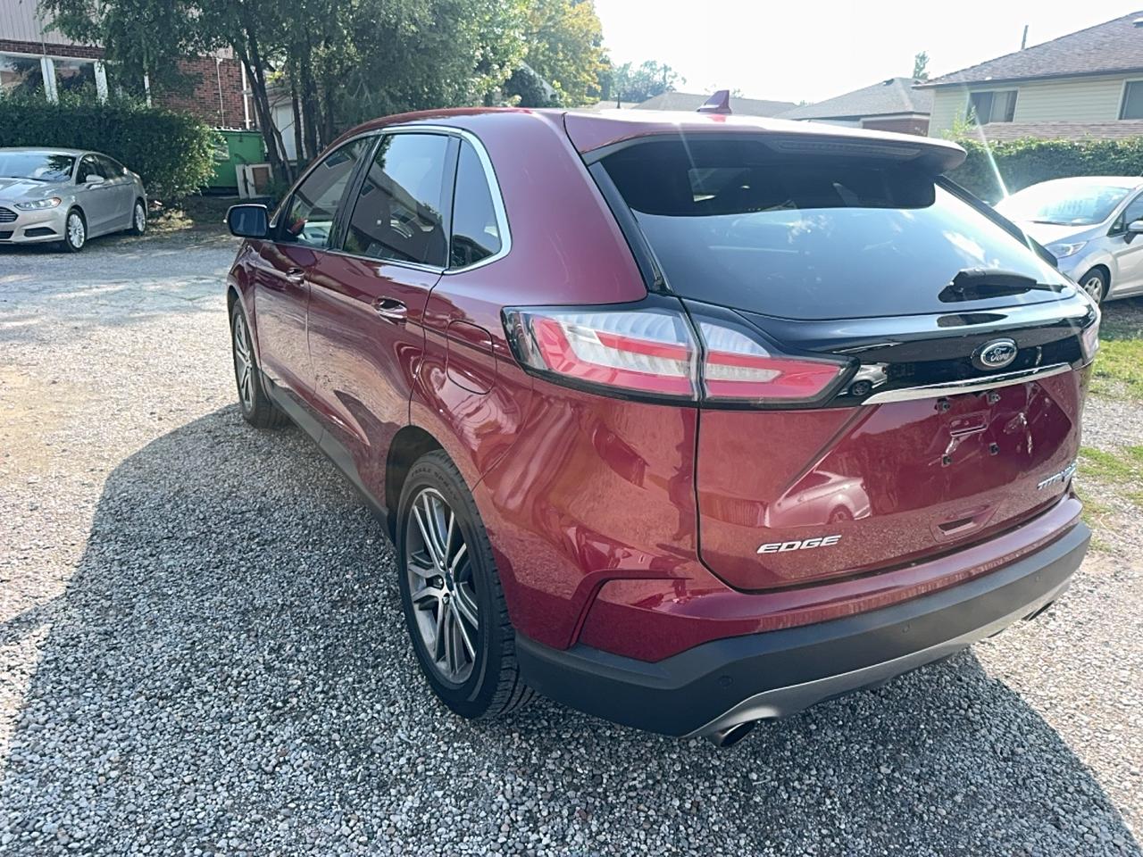 2019 Ford Edge Titanium Photo4