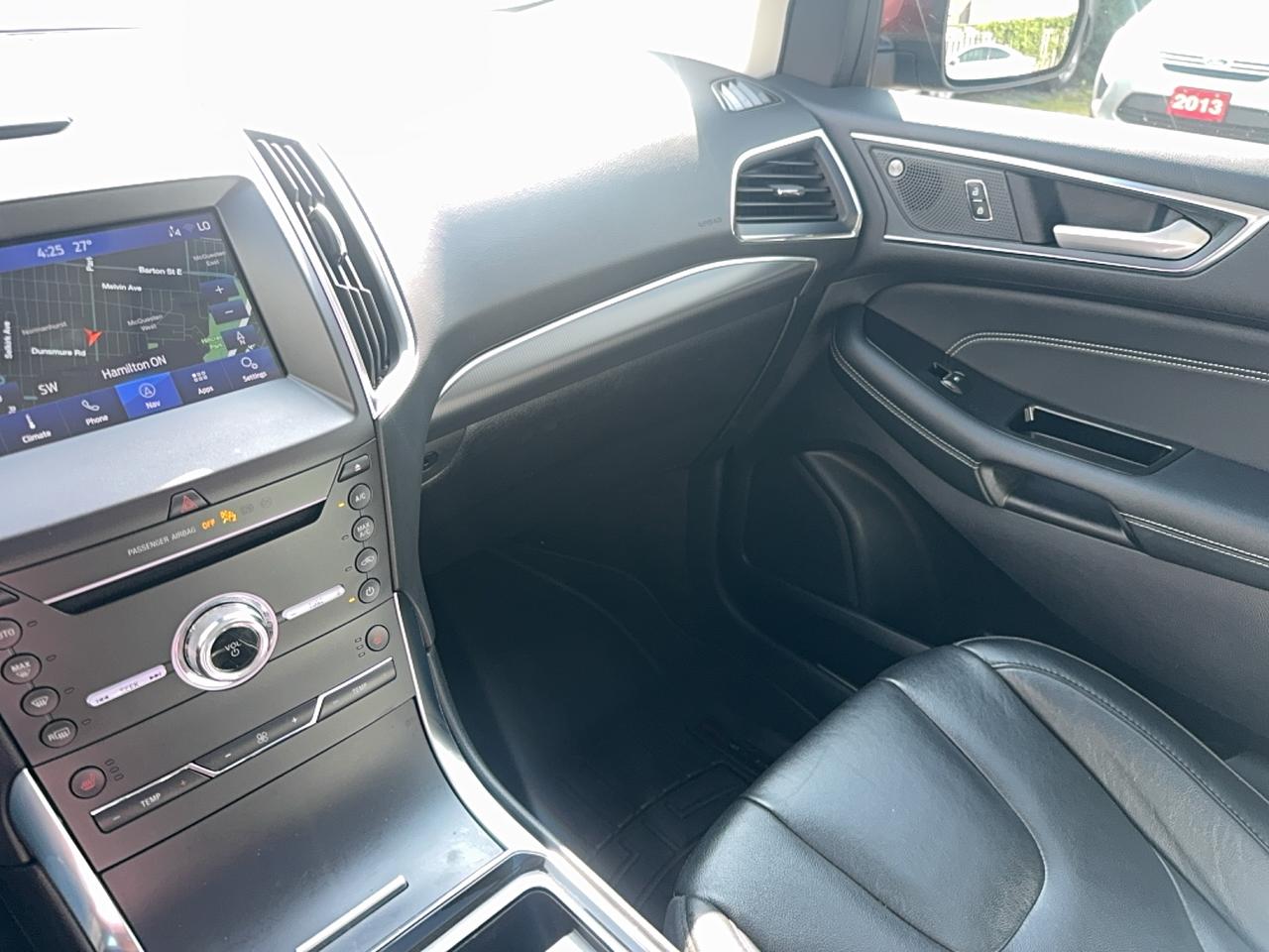 2019 Ford Edge Titanium Photo