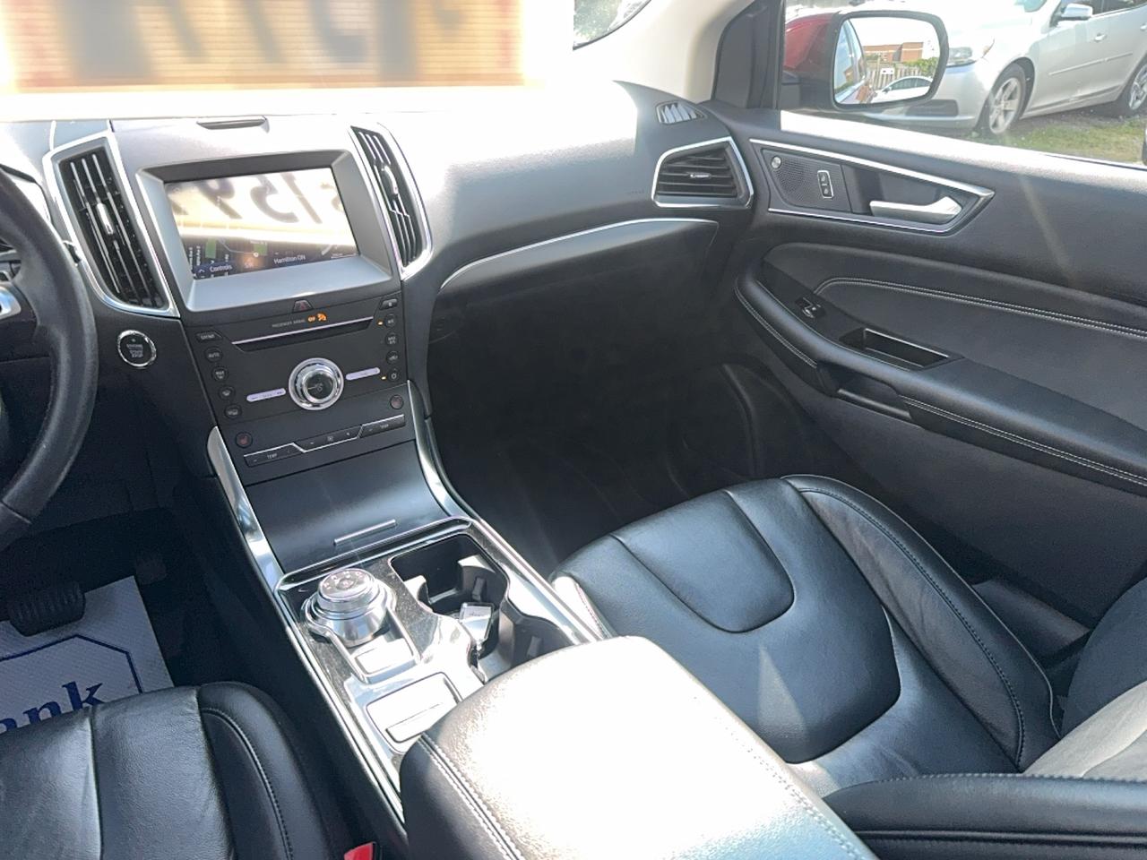 2019 Ford Edge Titanium Photo