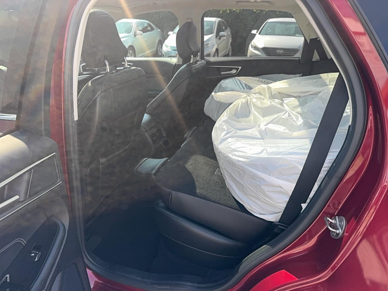 2019 Ford Edge Titanium Photo