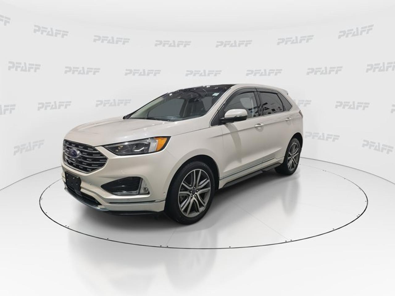 2019 Ford Edge Titanium Photo