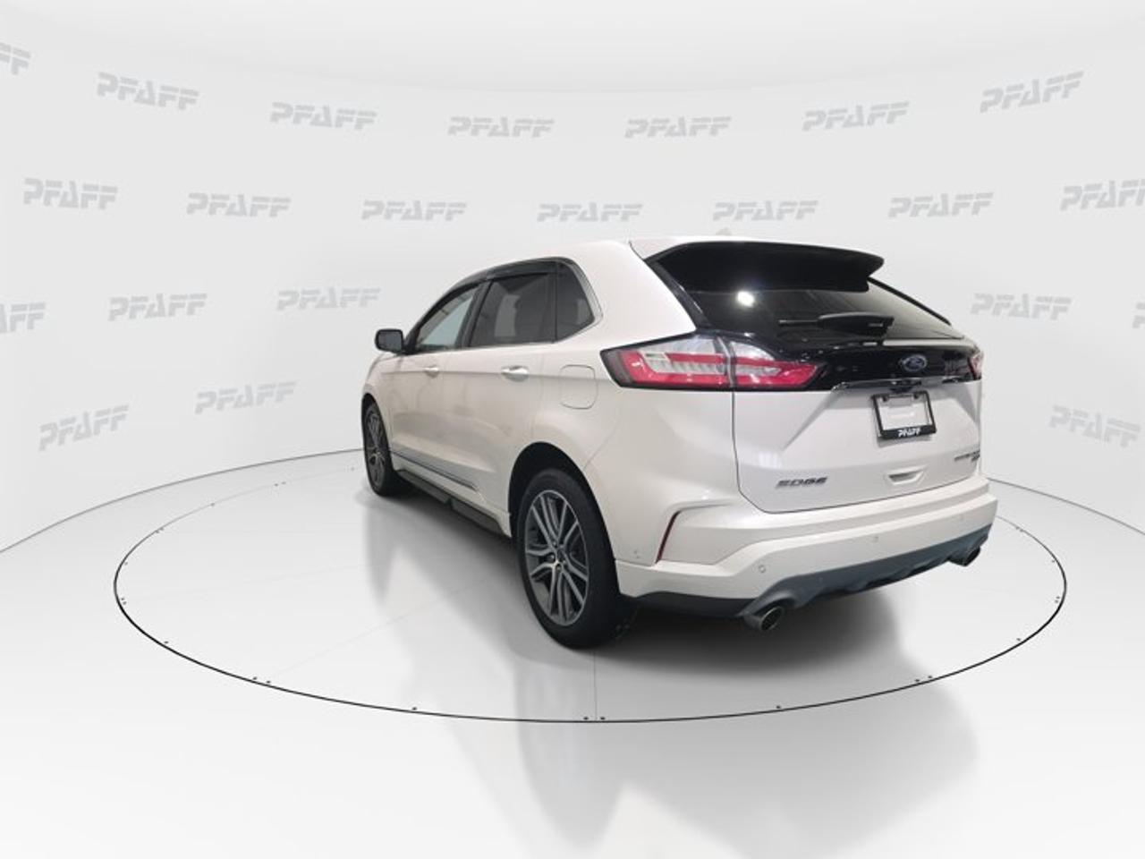 2019 Ford Edge Titanium Photo