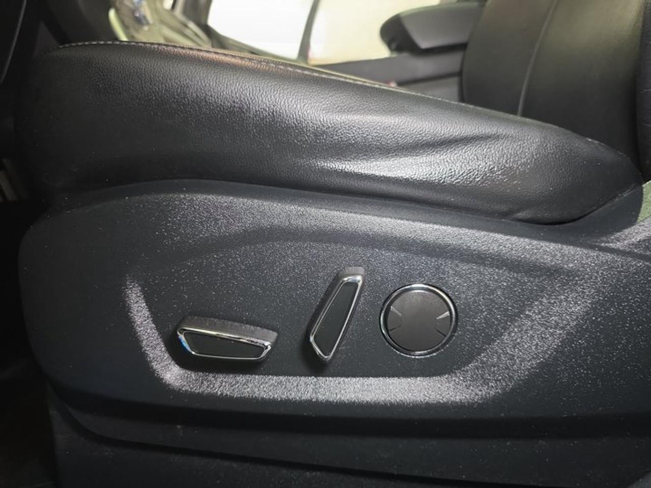 2019 Ford Edge Titanium Photo