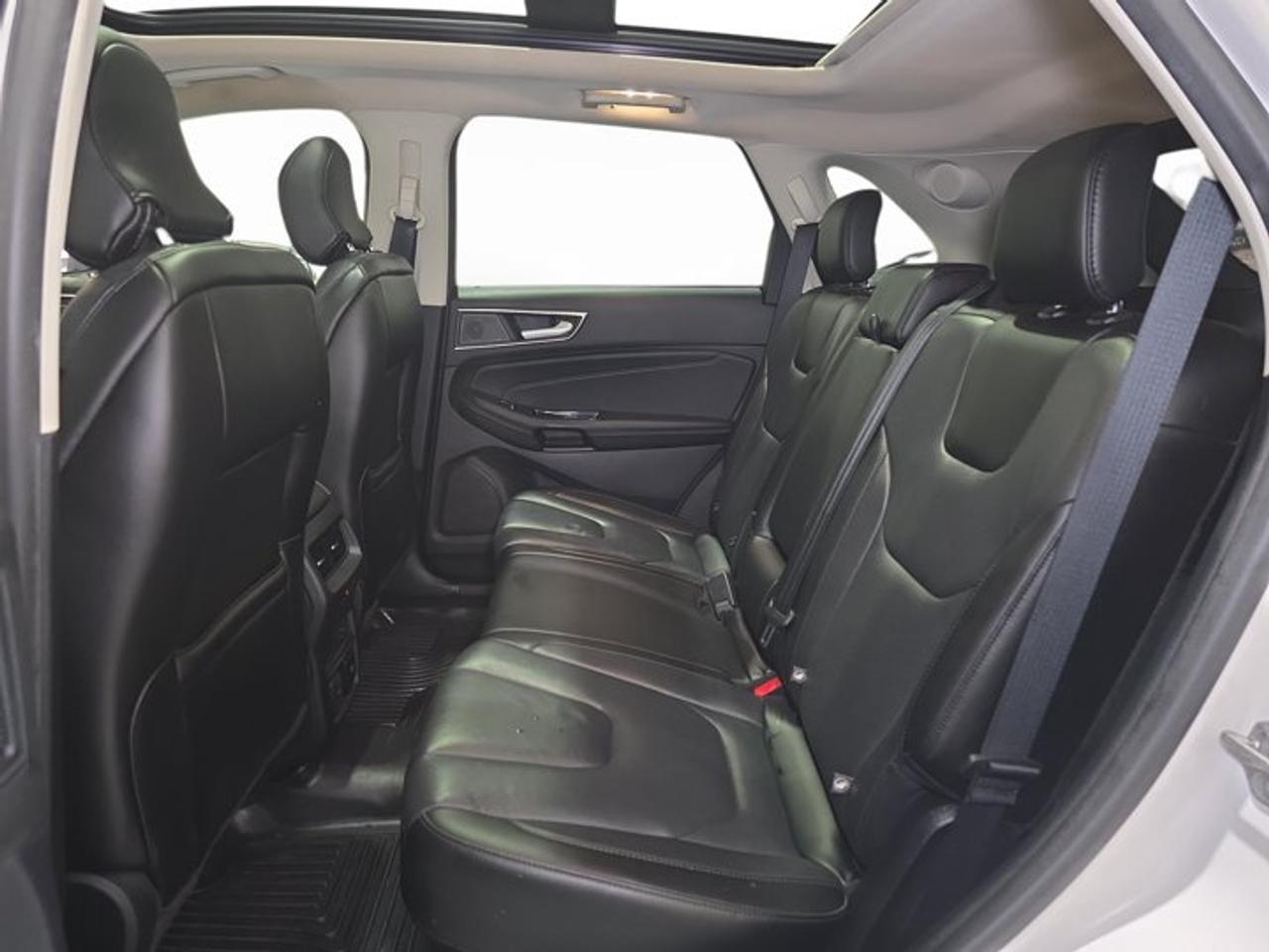 2019 Ford Edge Titanium Photo